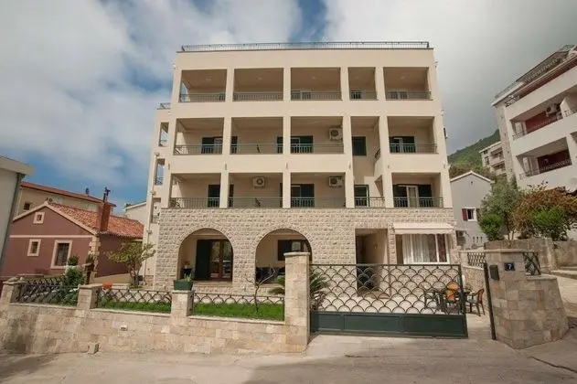 Guest House Medin - Dış Mekan