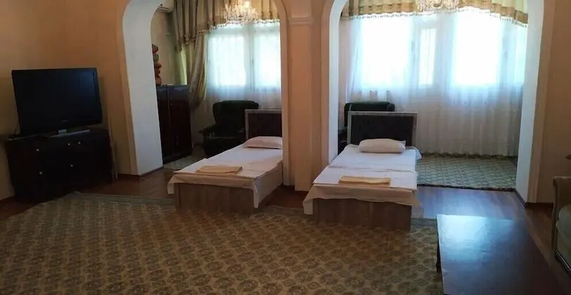 Guest House near Mirabad Bazaar - Oda