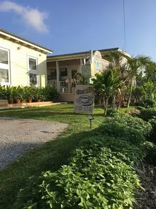 Guest House One One One - Dış Mekan