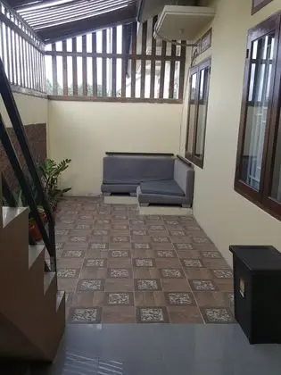 Guest House Puri 3 Bedroom AC - İç Mekan