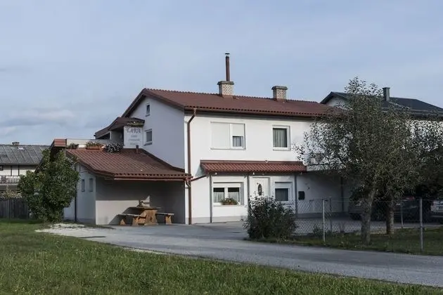 Guest House Tara - Dış Mekan