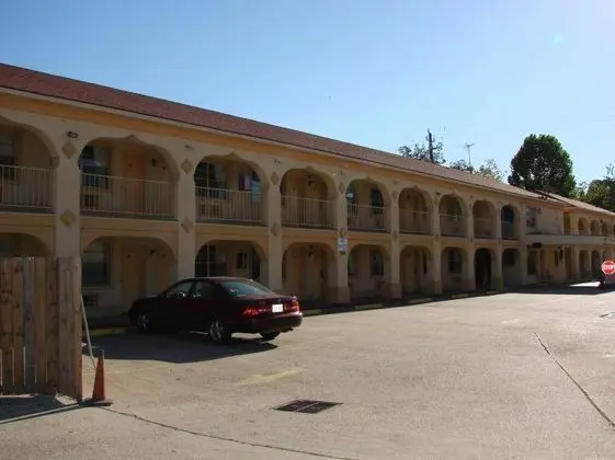 Guest Inn & Suites