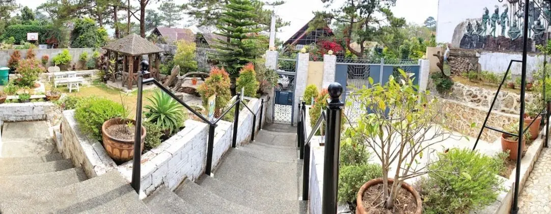 Guesthaven Baguio Bed & Breakfast - Dış Mekan