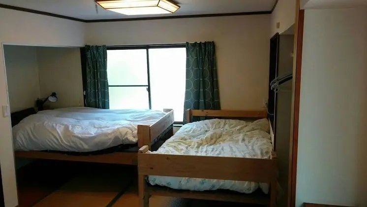 Guesthouse Angoso - Hostel - Oda