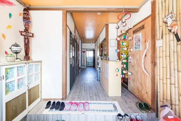 Guesthouse Asobi Factory - Hostel - Lobi