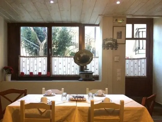 Guesthouse Doma - İç Mekan