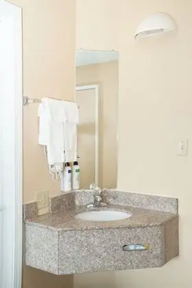 Guesthouse International Inn