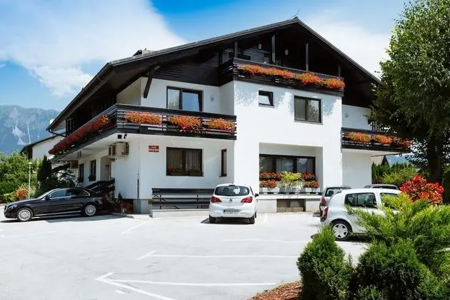 Guesthouse Kolinska - Adults only - Dış Mekan