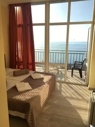 Hotel Guesthouse Lola