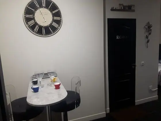 Guesthouse near Charles De Gaulle Airport - Yerinde Yemek