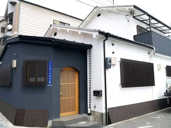 Guesthouse Osaka Tengachaya Station front hall