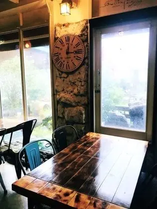 Guesthouse Party-Free Pub - Hostel - İç Mekan