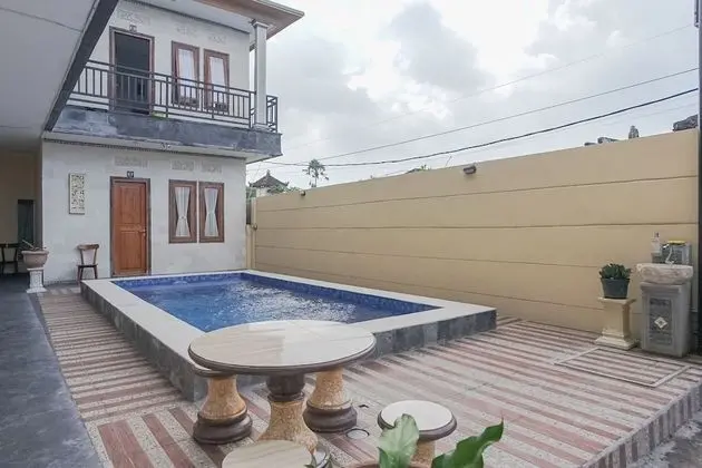 Guesthouse Penginapan Cempaka Putih - Dış Mekan