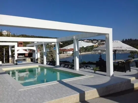 Guesthouse Raffaello - Havuz