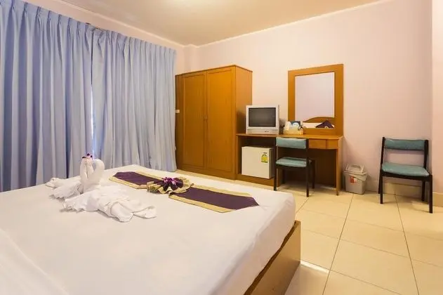 Guesthouse Restaurant Belvedere - Central Triple Room With Ac Near the Beach - Oda