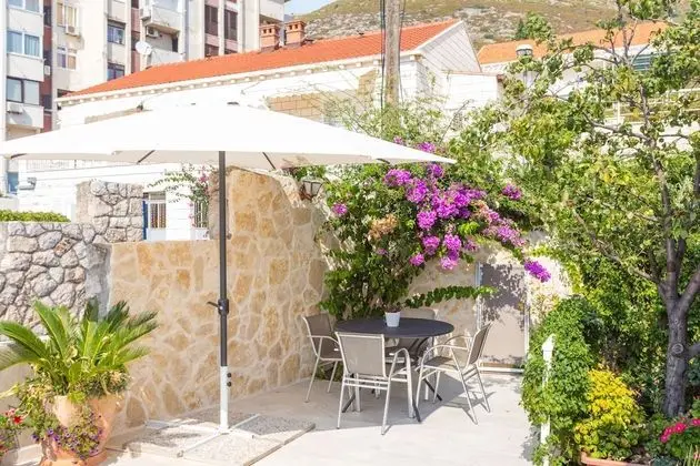 Guesthouse S&L - Dış Mekan