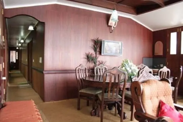 GuestHouser 3 BHK Houseboat 9f4e - Yerinde Yemek