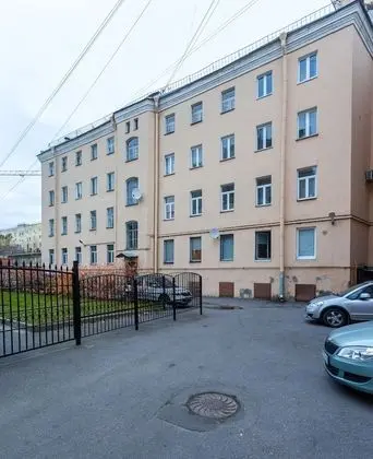 Guests love California on Chernyakhovskogo