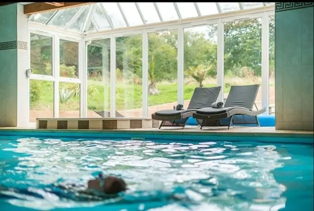 Guildford Manor Hotel & Spa - Havuz