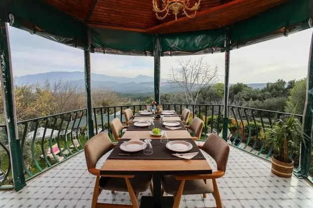 Gül Hanım Konağı Bornova Yakaköy - Yeme / İçme