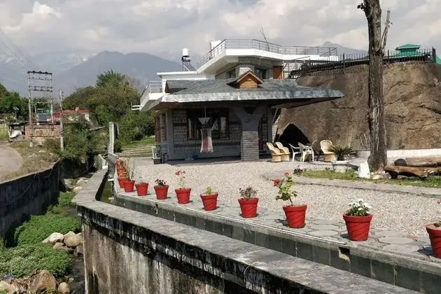 Guleria villa