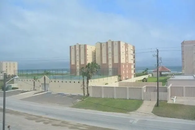 Gulf 4 Bedroom Condo by Fountain Vista Homes