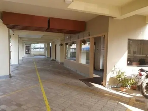 Hotel Gulmohar Grand - Dış Mekan