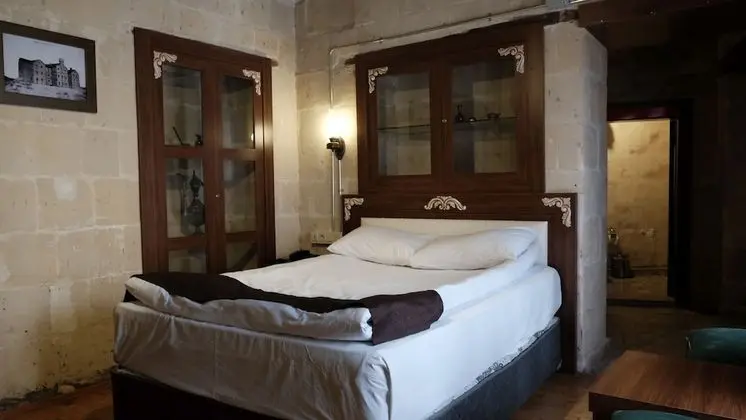 Gülten Hanım Konağı