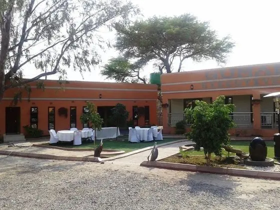 Gumare Executive Lodge