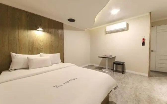 Gumi Indong Hotel 7 Plus