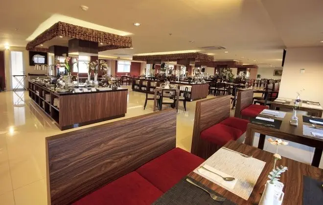 Gunawangsa Manyar Hotel Surabaya - Yerinde Yemek