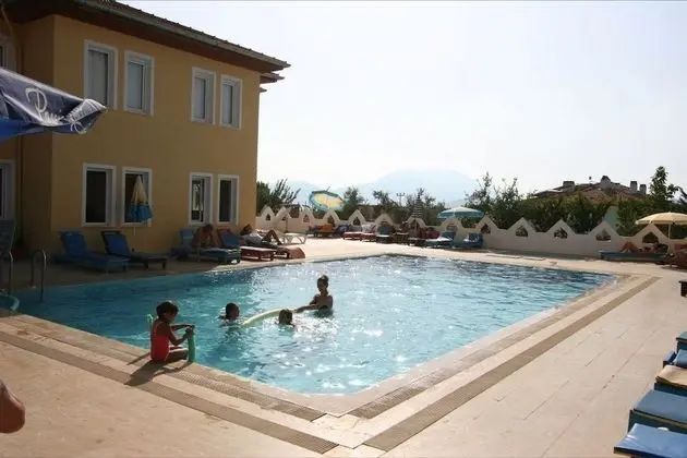 Gunes Hotel & Apartments - Havuz