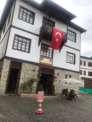 Guney Konak - Lobi
