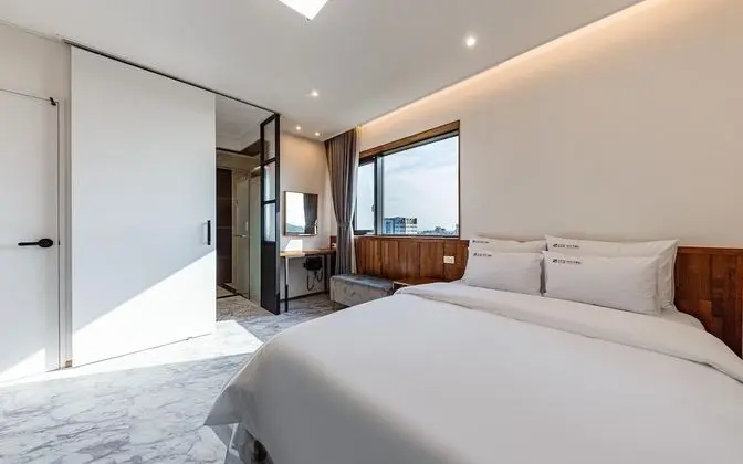 Gunsan Laonhaje Hotel