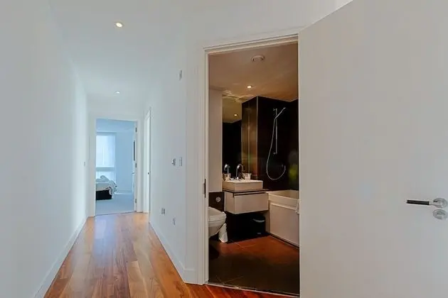 Gunwharf Quays Apartments - Lobi