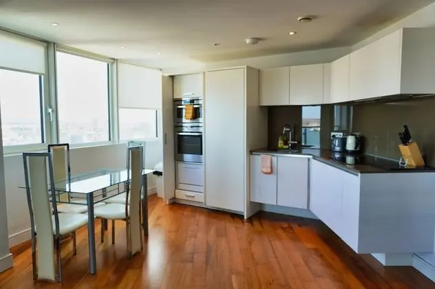 Gunwharf Quays Apartments - Mutfak