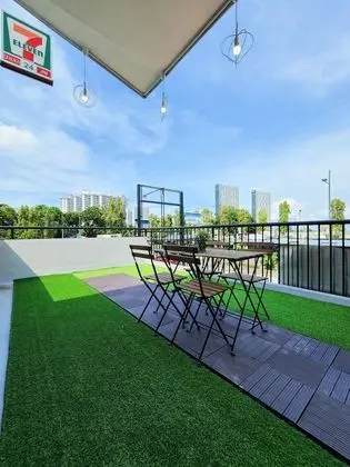 Gurney Coast Guest House by Sky Hive