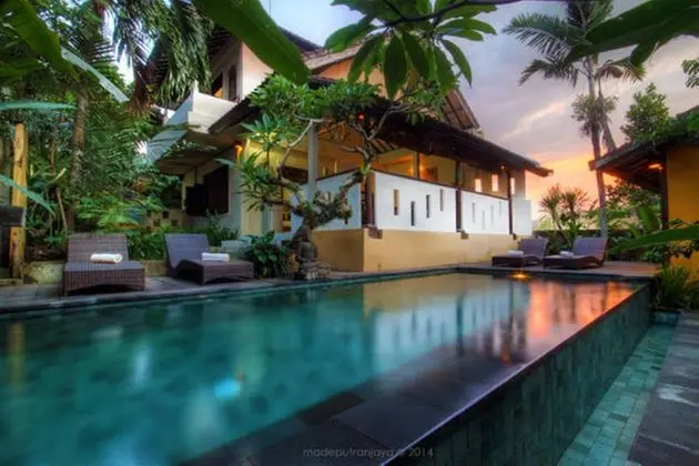 Gusde Tranquil Villas by EPS