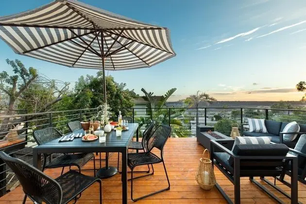 Guy St 3 - Avalon III