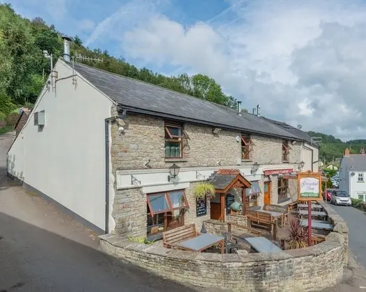 Gwaelod Y Garth Inn