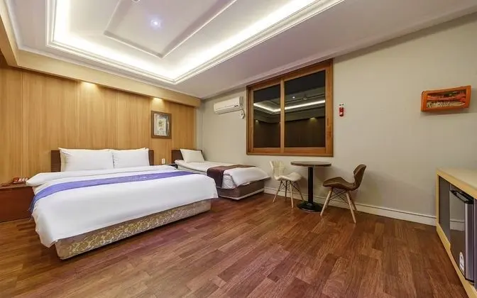 Gwangju Sangmu Alice Business Hotel - Oda