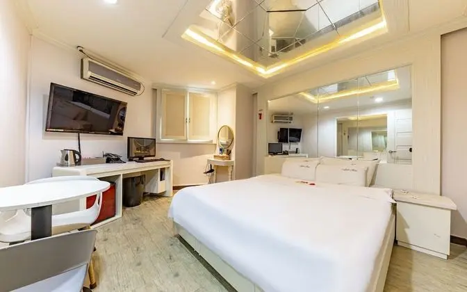 Gwangju Sangmu Apple