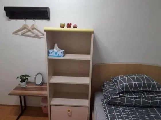 Gwangju Songjeong Station Guesthouse - Hostel - Oda