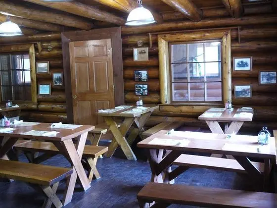 Gwin's Lodge & Roadhouse Est. 1952 - Yerinde Yemek