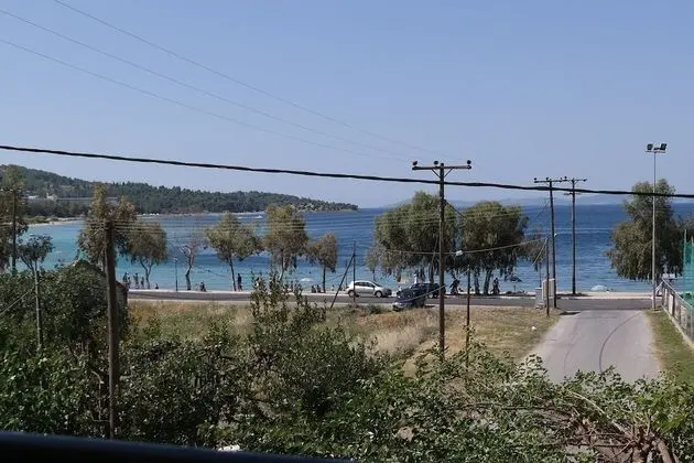 Gyalos Beach Front - Plaj