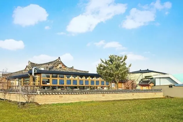 Gyeongju Hanokstay Hangbokhanzip