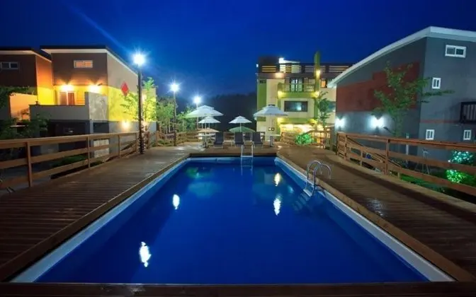 Gyeongju Heimisch Pool Villa