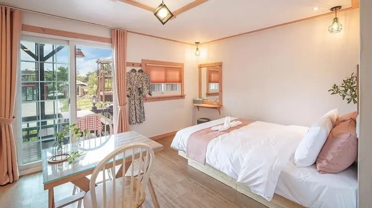 Gyeongju Papaya Aegyeondongban Pension