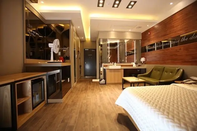 Gyeongju Yolo Hotel - Oda