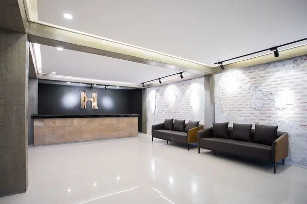 H Boutique Hotel - Lobi